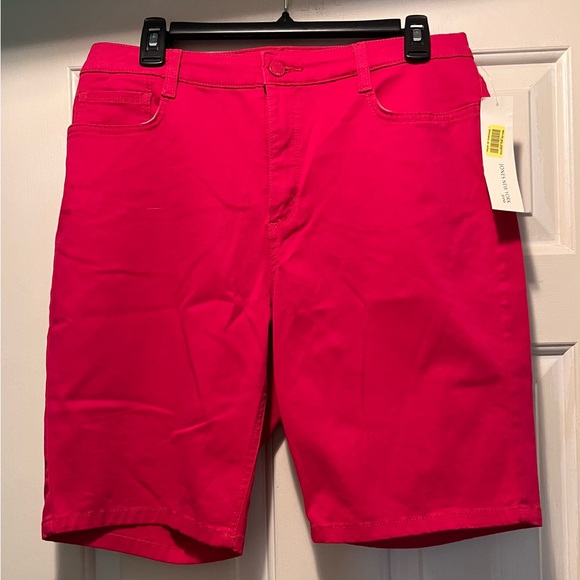 Jones New York Petite Vibrant Pink Women's Shorts - Picture 1 of 5